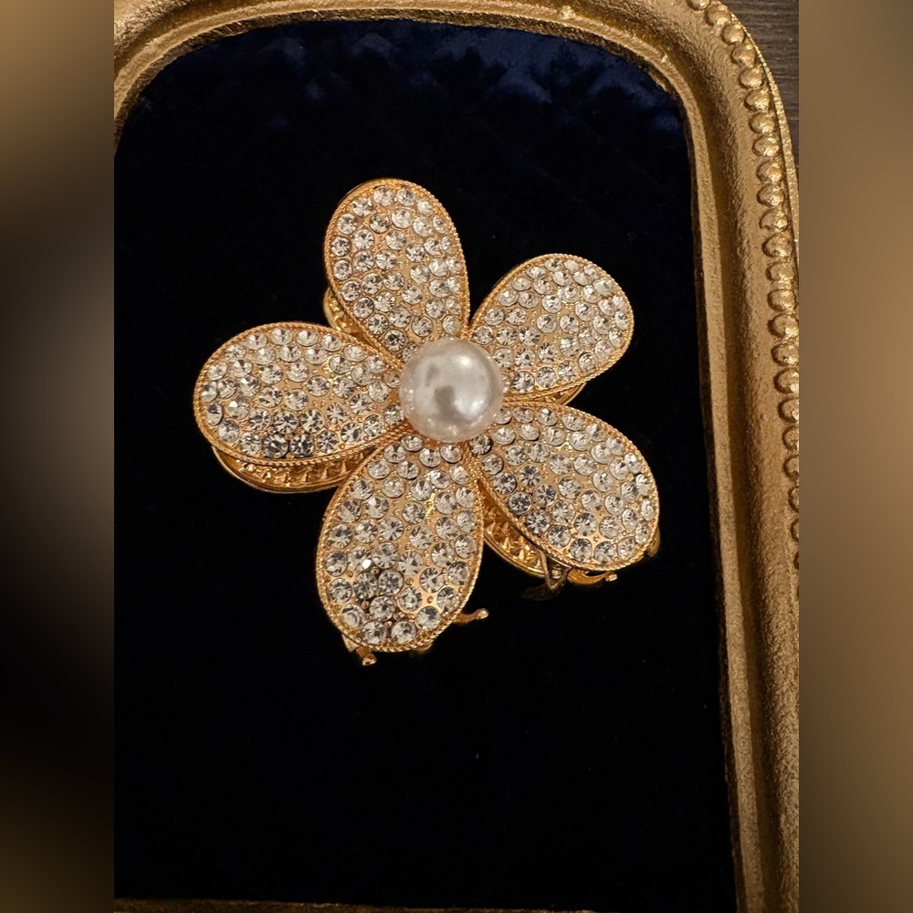 Elegant Gold and Silver Flower Hair claw